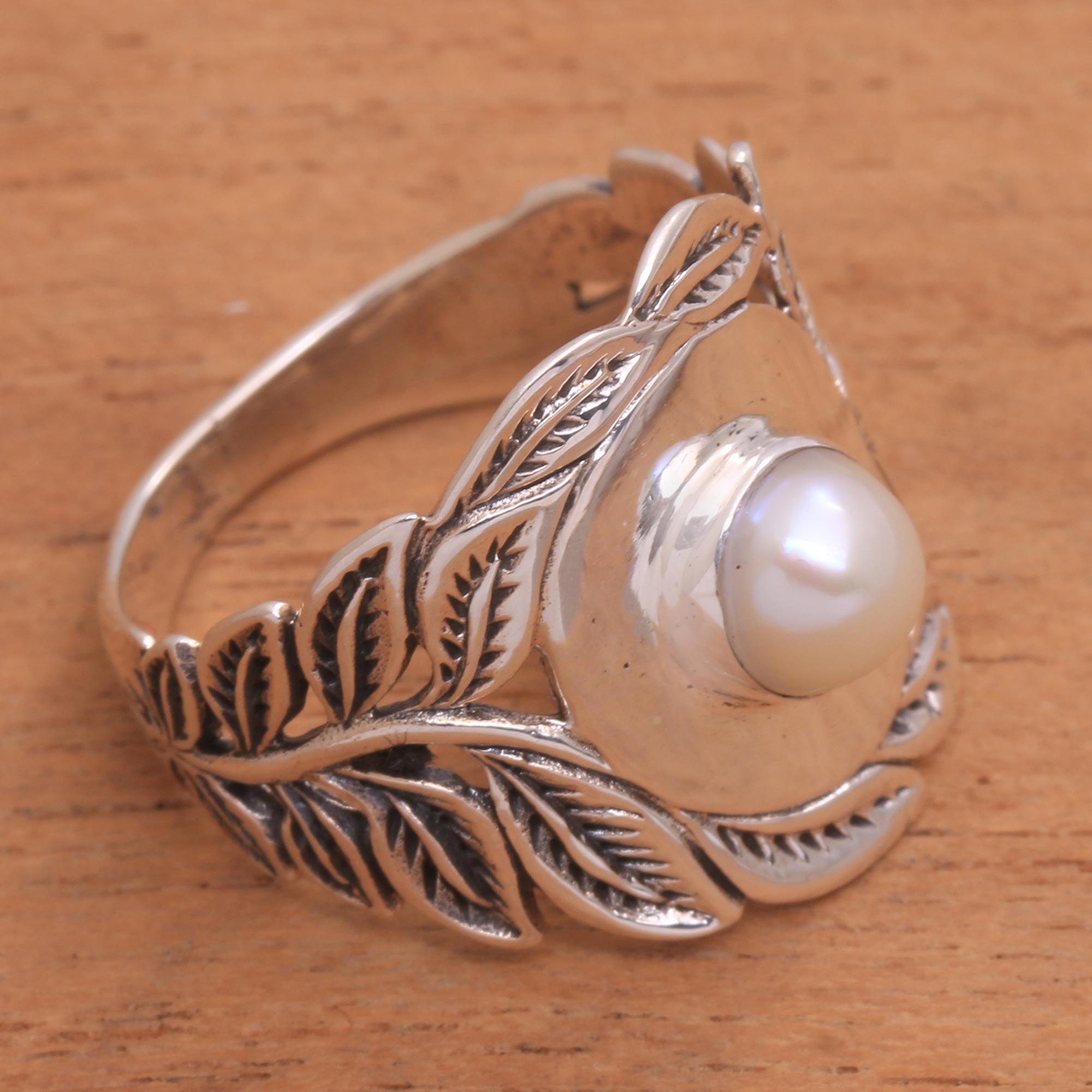 Leaf Motif Cultured Pearl Cocktail Ring from Bali - Leaf Caress